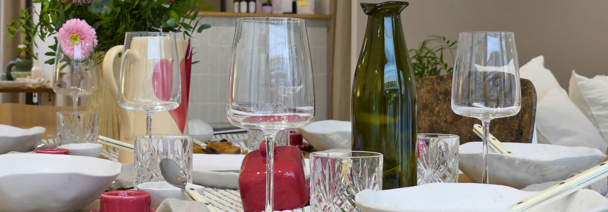 Vaisselle table verres assiettes, couverts Maison Madise Nantes header